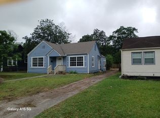 1109 N 18th St, Orange, TX 77630