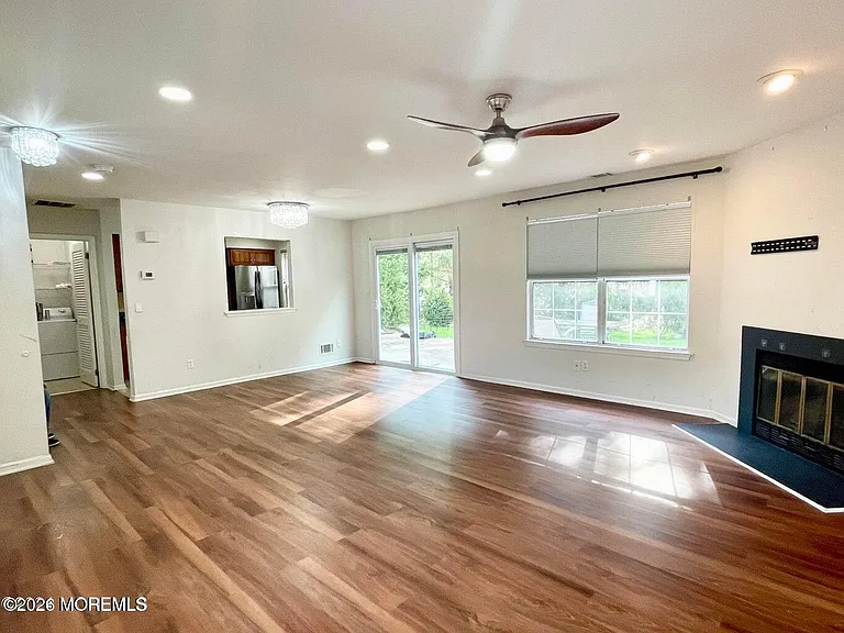 21 Evergreen Dr — Photo 6