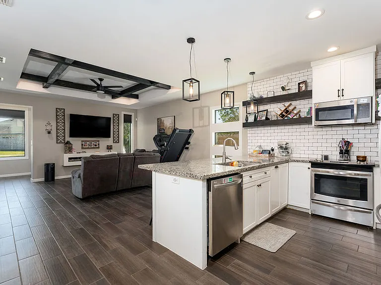 3819 Tolosa St — Photo 26