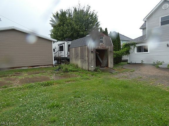 4th image of 409 2nd St
