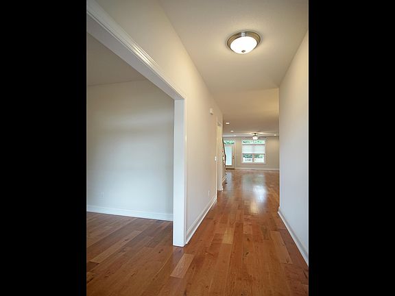 3rd image of 613 Kentwood Dr