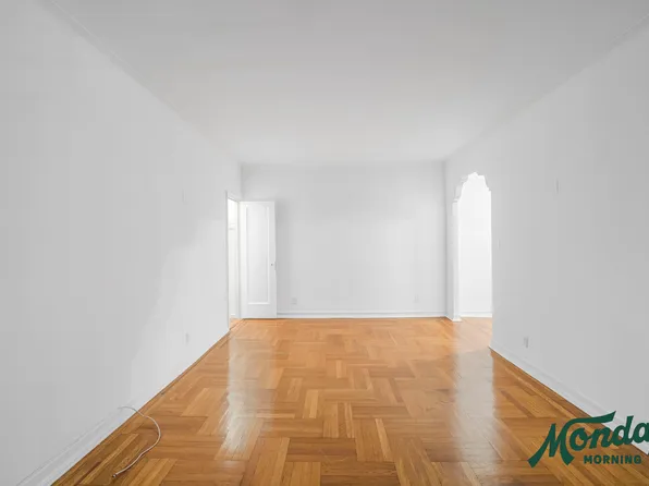 58 Avenue A image 3 of 8