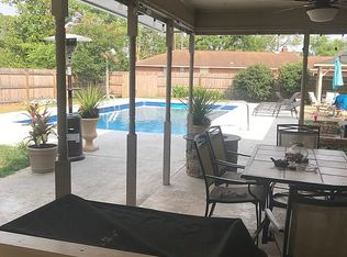 105 Oakdale Dr, Glennville, GA 30427