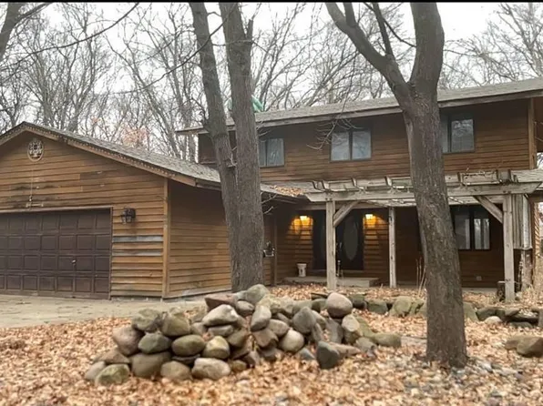 939 Lois Ln, Lino Lakes, MN 55014