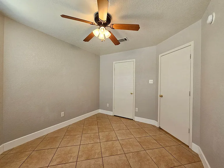 5106 Holster Dr — Photo 12
