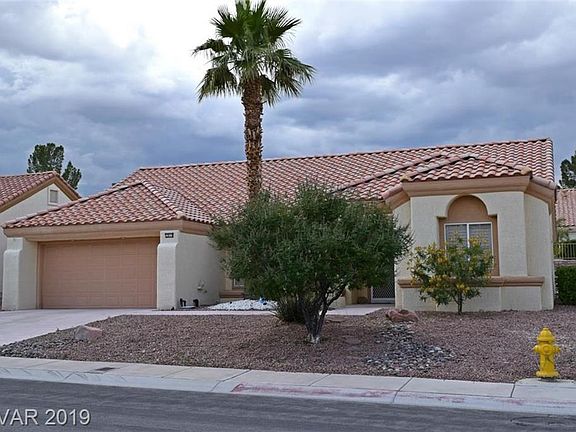 3rd image of 2813 Tumble Brook Dr