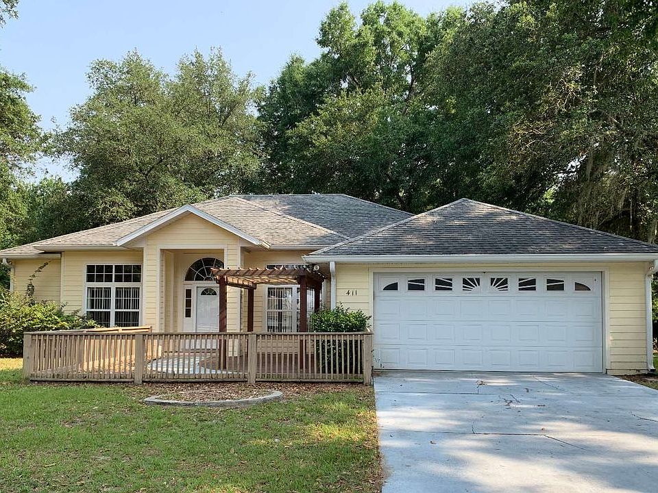 1st image of 411 SW Wise Dr