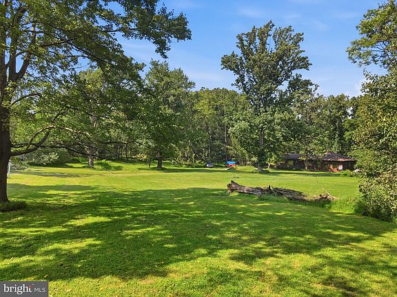 5th image of 15696 Edgegrove Rd