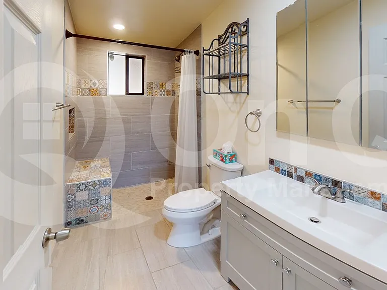 2526 E Allen Rd — Photo 13