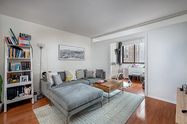 Rented by 280 Park Avenue South Realty | media 18