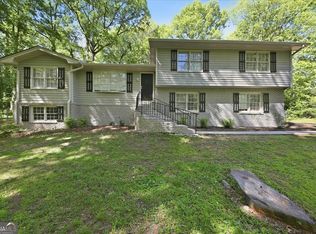 737 Mountainbrooke Cir, Stone Mountain, GA 30087