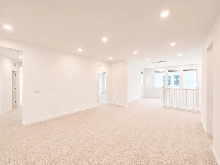 586 Gateway Ln — Photo 12