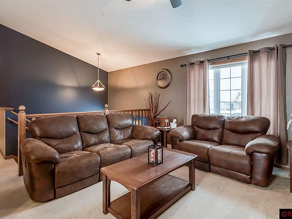 5th image of 104 Bay Hill Ct