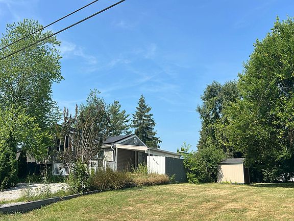 2nd image of 2433 Brown Rd
