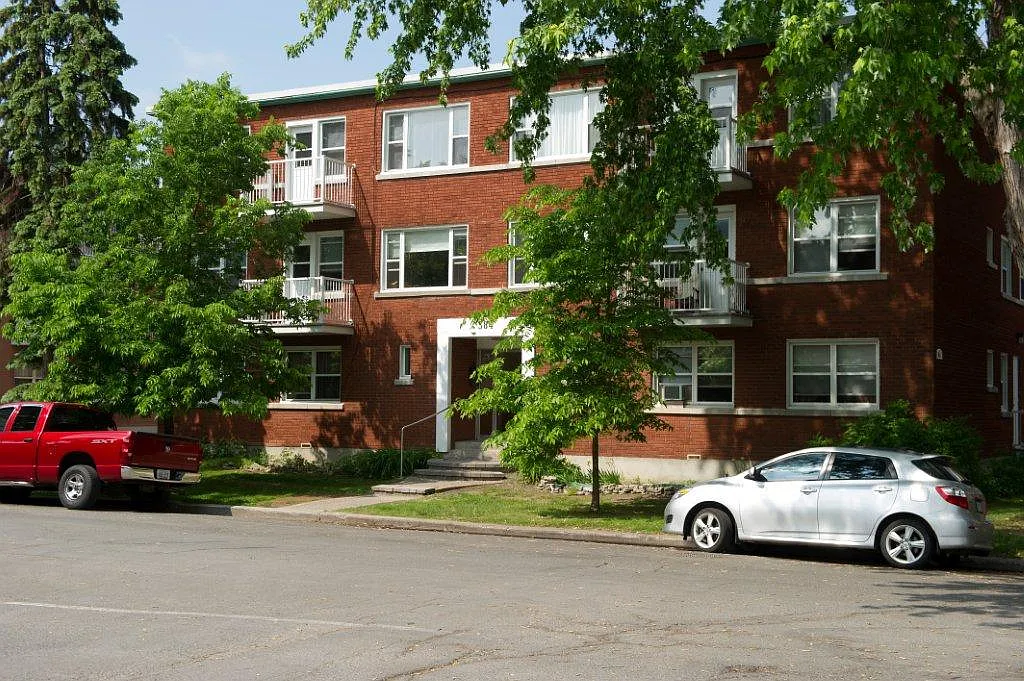 Village Millcraft Apartments — Photo 4