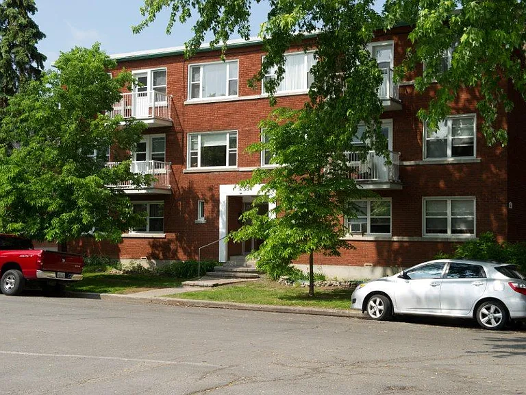 358 McArthur Ave — Photo 4