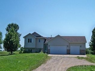 15115 260th St, Lindstrom, MN 55045