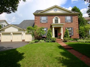 4894 Brooksview Cir, New Albany, OH 43054