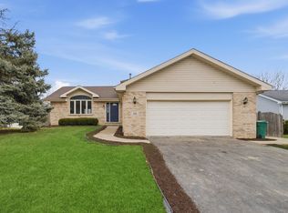 514 N Lockwood Dr, Lockport, IL 60441