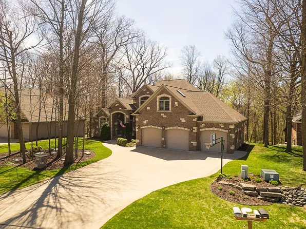 3072 Warm Springs Dr, Green Bay, WI 54311