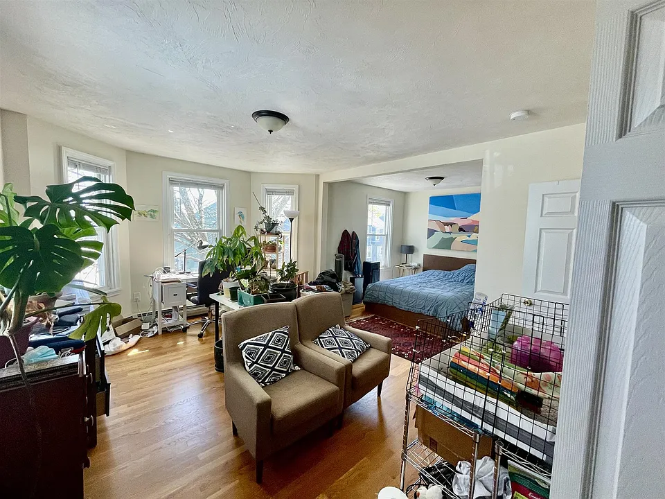 383 Columbia St #1