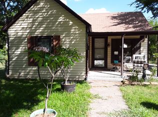 208 Kaufman St, Waxahachie, TX 75165