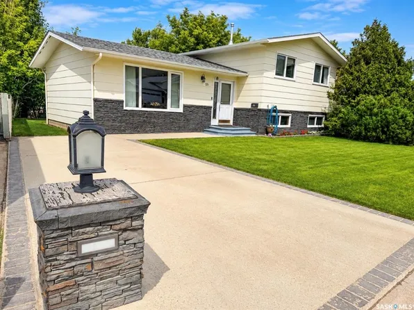 325 Aspen DRIVE, Swift Current, SK S9H 3Z8