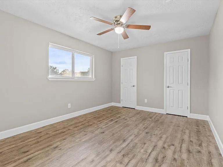 9426 Willow Wood Ln — Photo 12