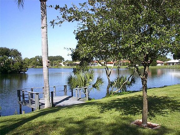 5th image of 2245 Lakewood Dr