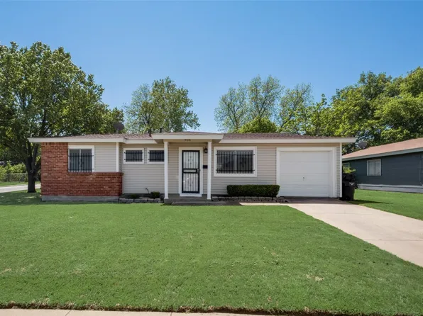 956 E Bowie St, Fort Worth, TX 76104