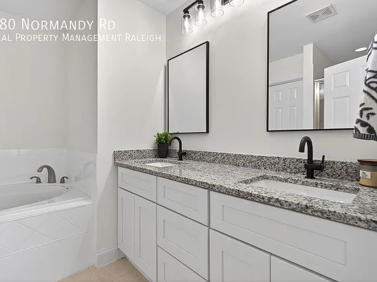 180 Normandy Rd — Photo 20