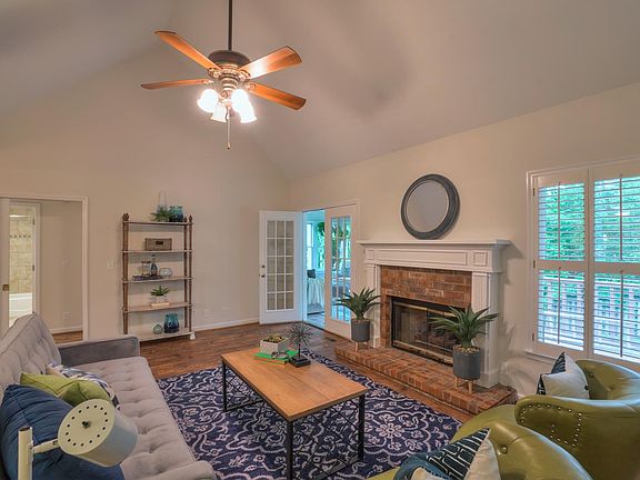 3rd image of 312 Chippewa Cir