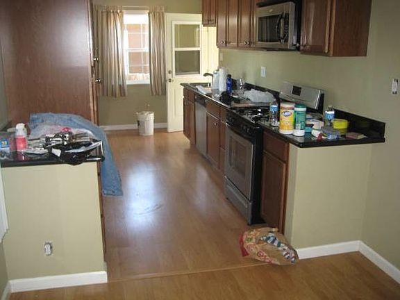 5th image of 210 N Murphy Ave