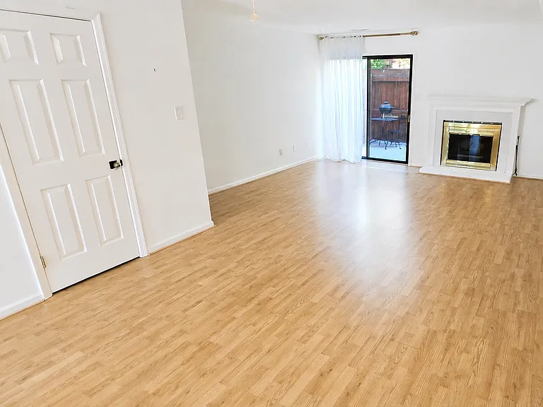 9608 Mason Creek Rd — Photo 6