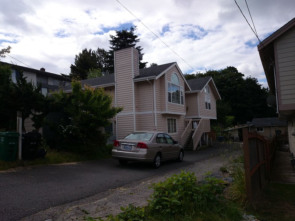 2nd image of 3041 S Chicago St