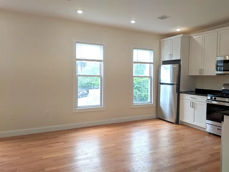 23 Thorndike St #1 — Photo 5