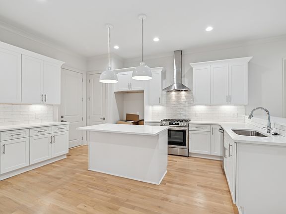 2nd image of 674B Westboro Dr #B
