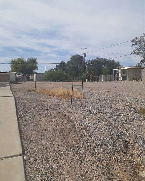 2nd image of 1090 E Chaparral Drive
