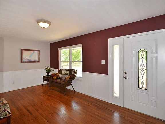 4th image of 13065 Strawtown Ave