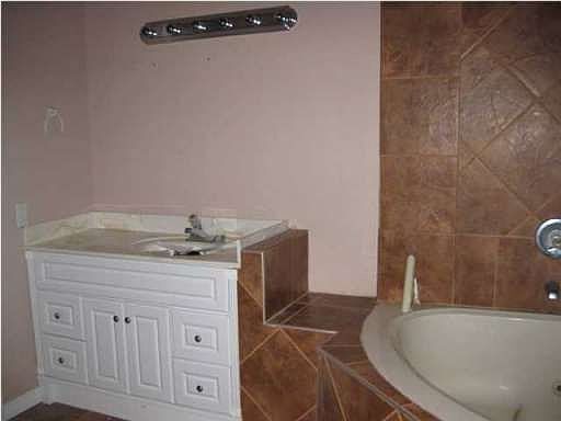 4th image of 1440 Paradise Point Dr Unit 28