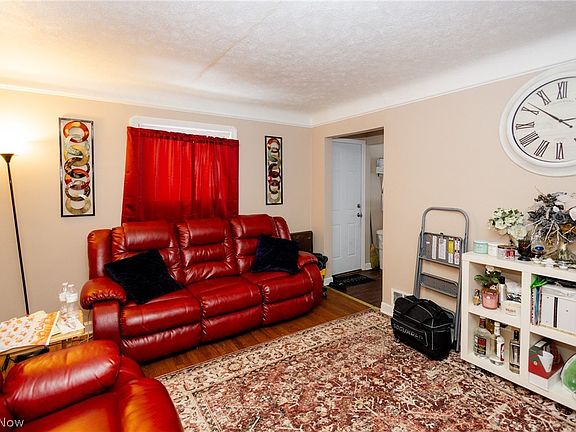 5th image of 355 E 257th St