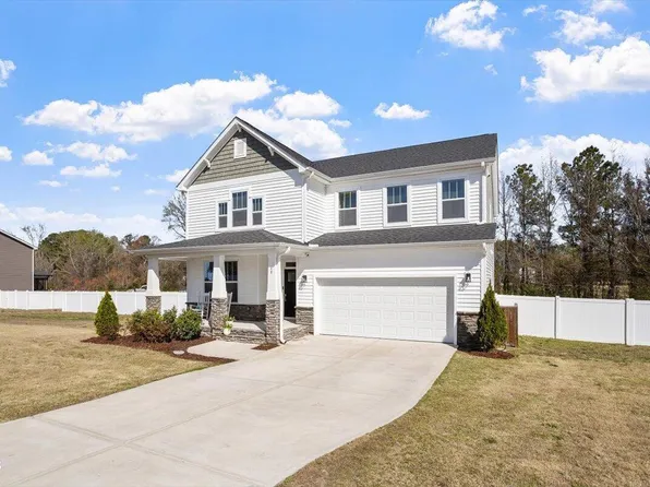 68 Salem Village Dr, Fuquay Varina, NC 27526