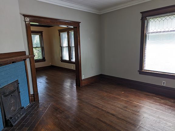 3rd image of 1116 S Glass St