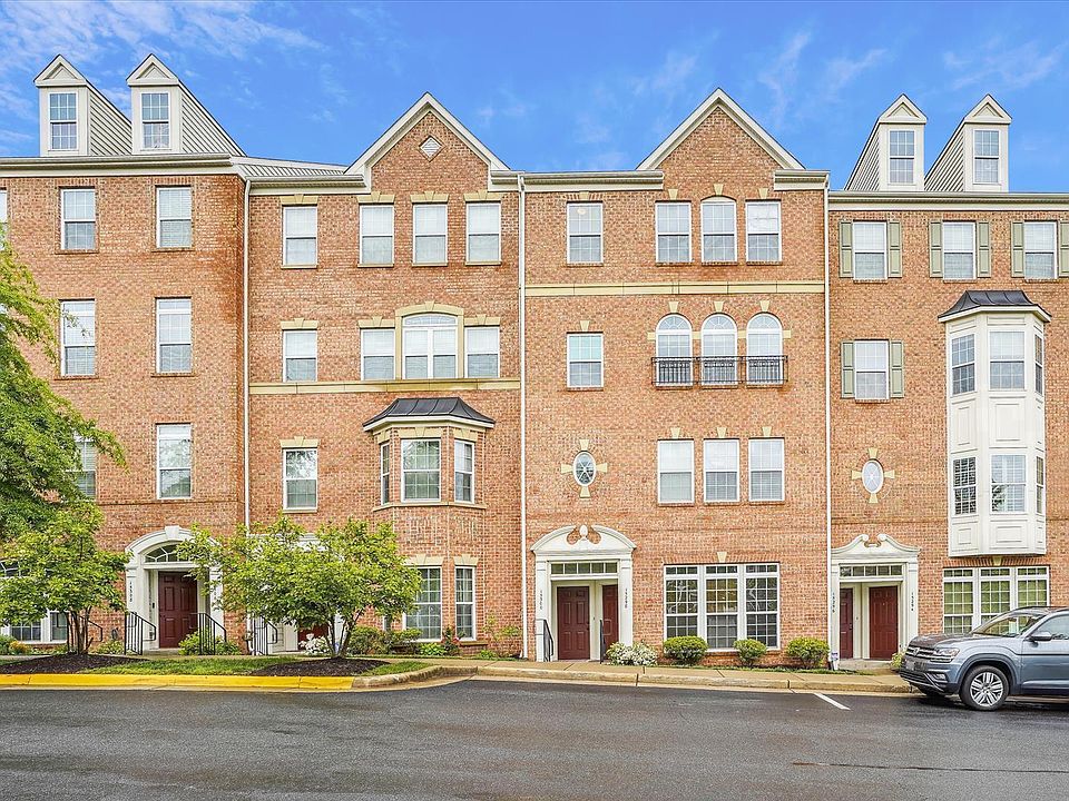 1st image of 15300 Regents Park Dr