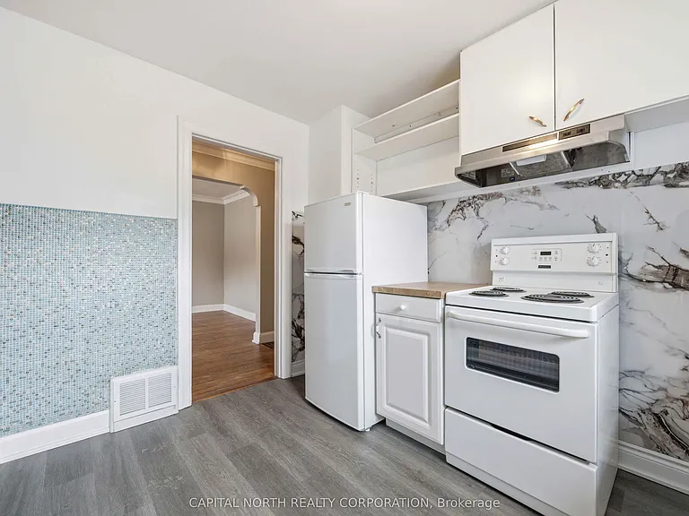 129 Brenda Cres — Photo 8