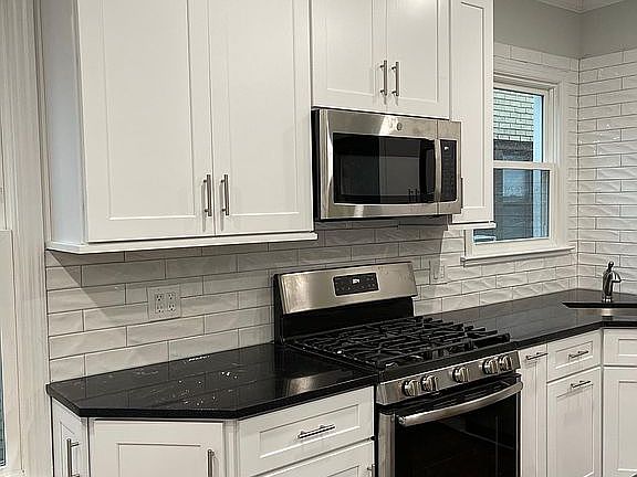 3rd image of 170 Lake Ave Floor 2