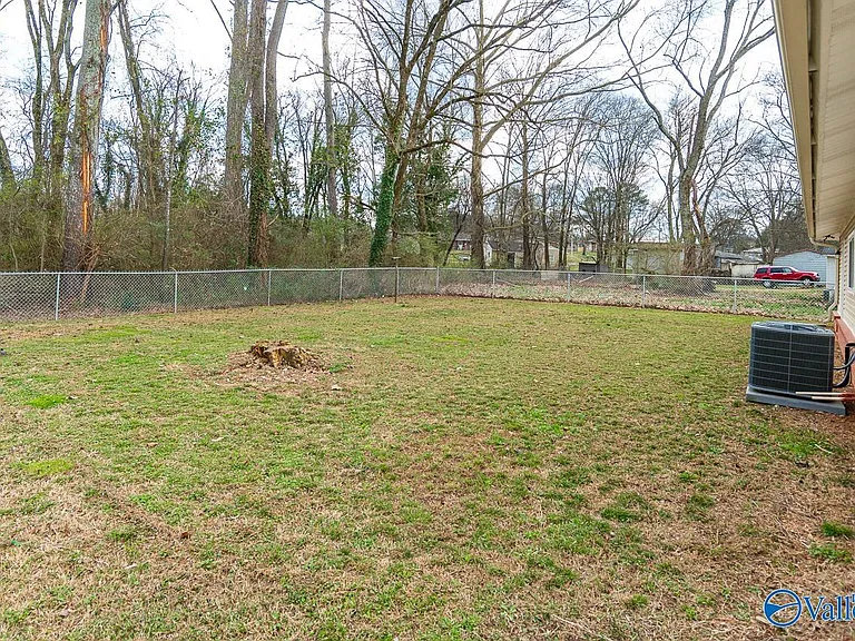 2423 Medaris Rd NW — Photo 3