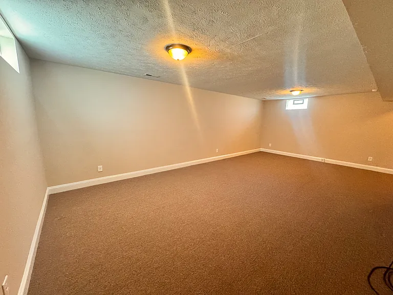 1594 Fruitland Ave — Photo 17