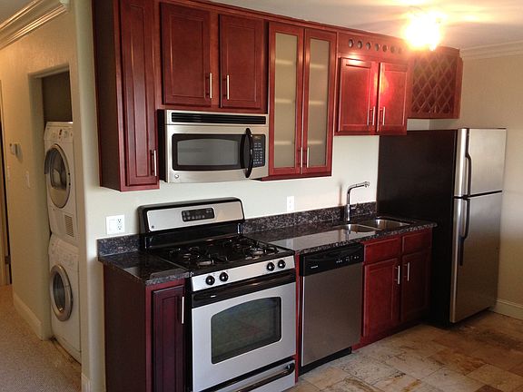 2nd image of 700 E 8th St Unit 14R