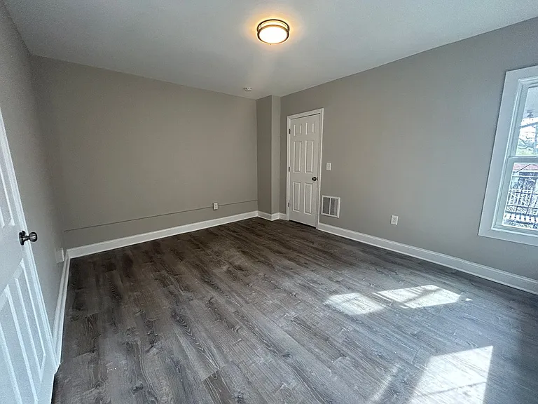 614 2nd Avenue — Photo 10